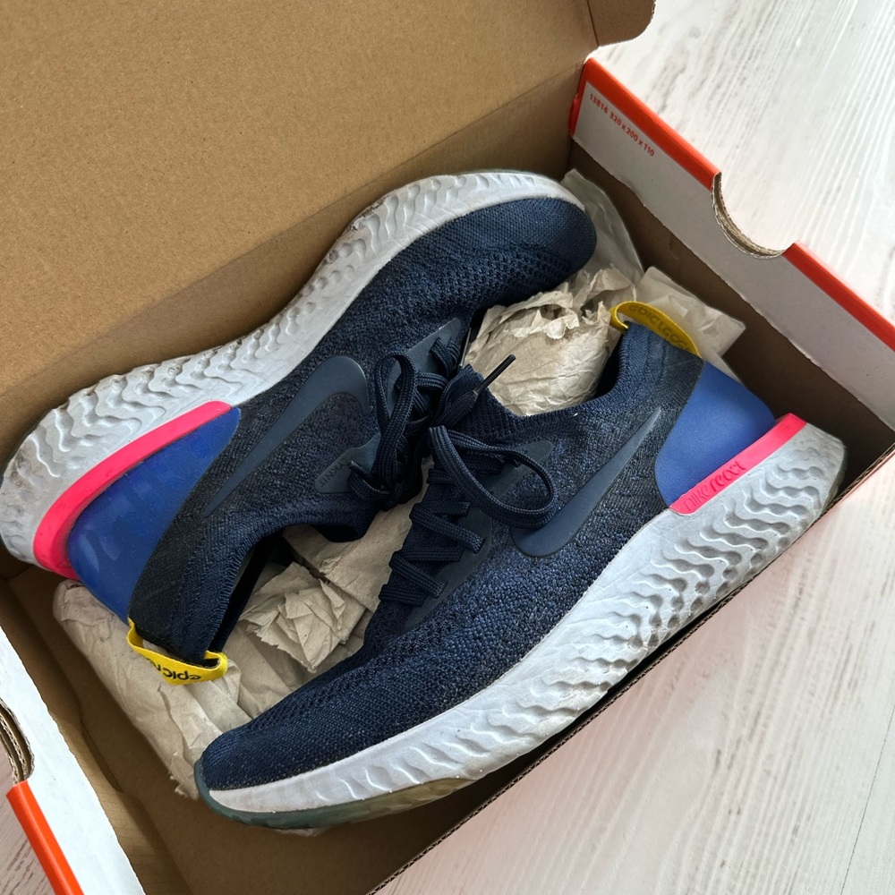 Nike Epic React Flyknit W8.5